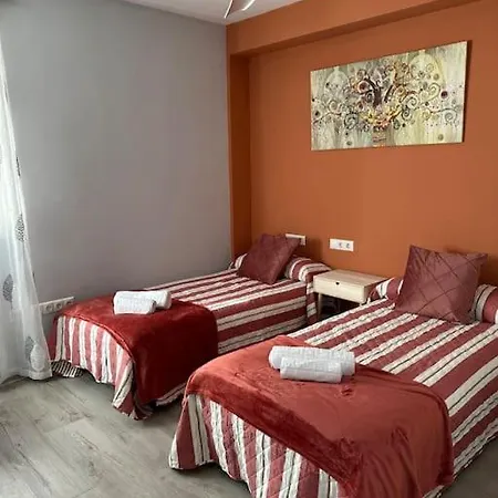 Turistico O.n Renfe アパート *